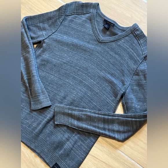 Calvin Klein Sweater - Picture 2 of 2